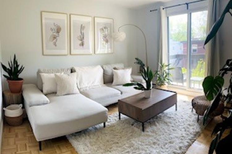 salon de  l'appartement opposé pour donner une meilleure idée
